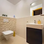 דירה Triplex With Private Terrace פראג