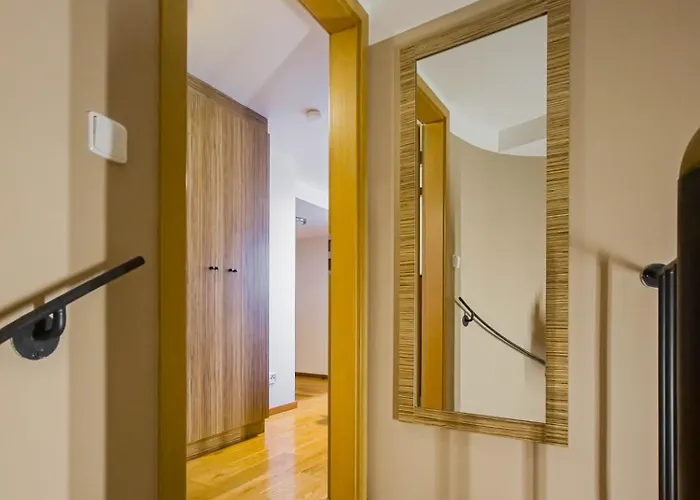 דירה Triplex With Private Terrace פראג