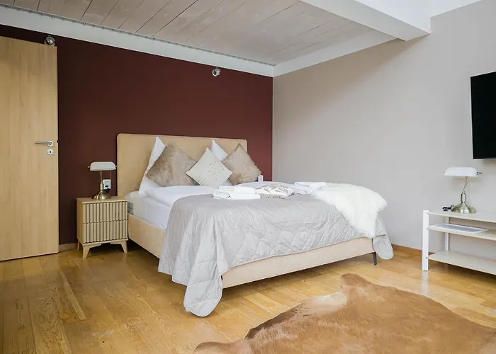 Triplex With Private Terrace * פראג